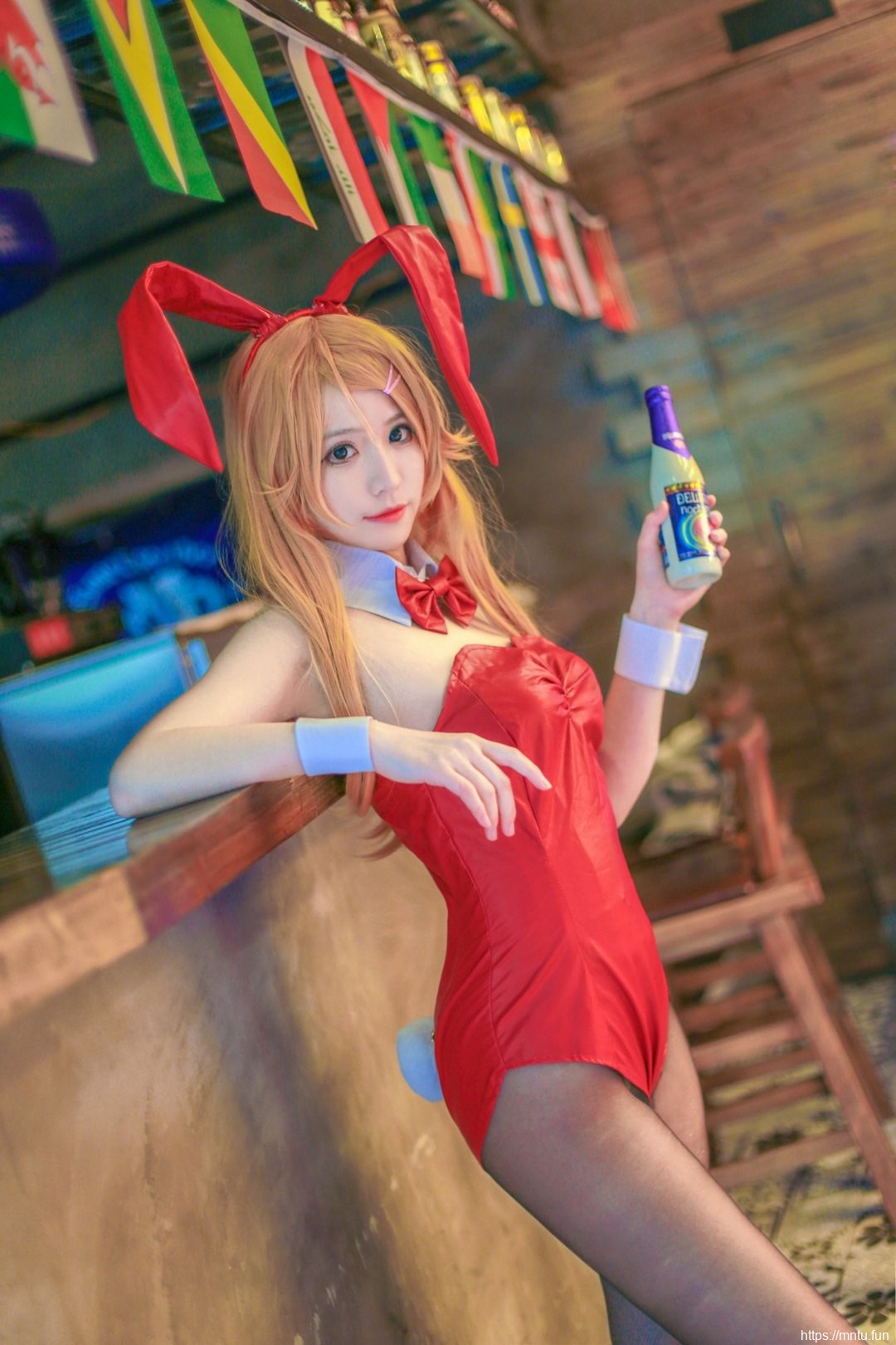 黑丝美女诱人酥胸大红兔女郎cosplay高坂桐乃