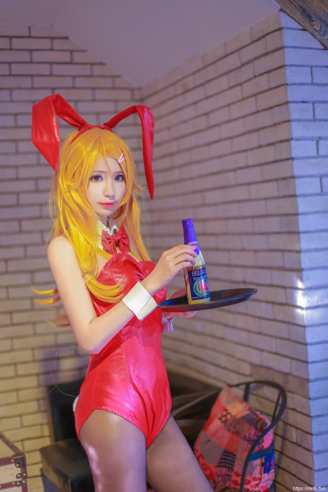 黑丝美女诱人酥胸大红兔女郎cosplay高坂桐乃