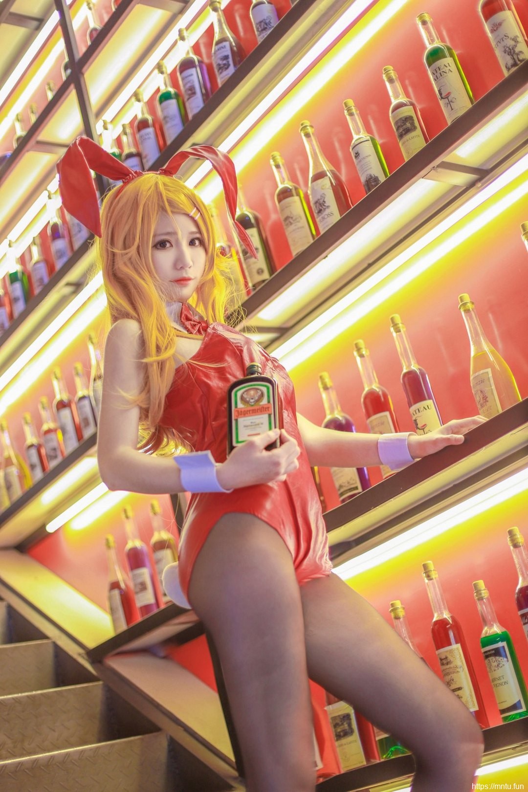 黑丝美女诱人酥胸大红兔女郎cosplay高坂桐乃