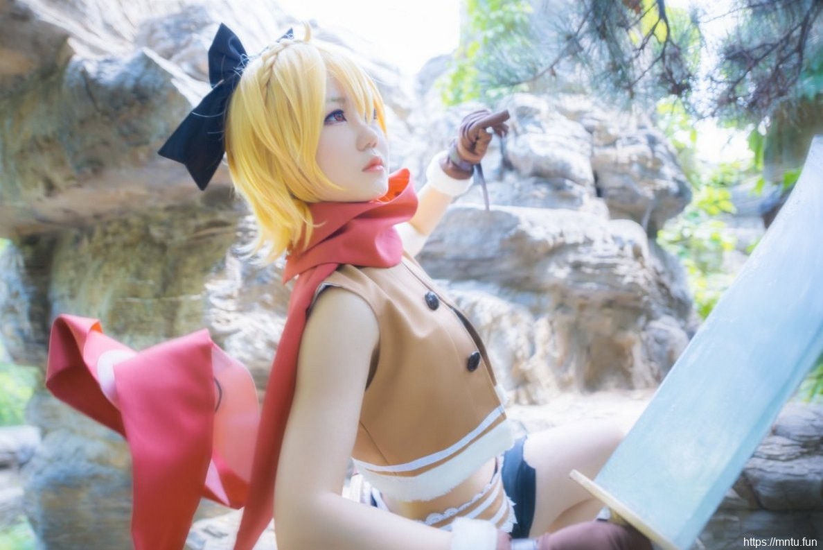 可爱迷人短发美少女cosplay动漫美女菲鲁特