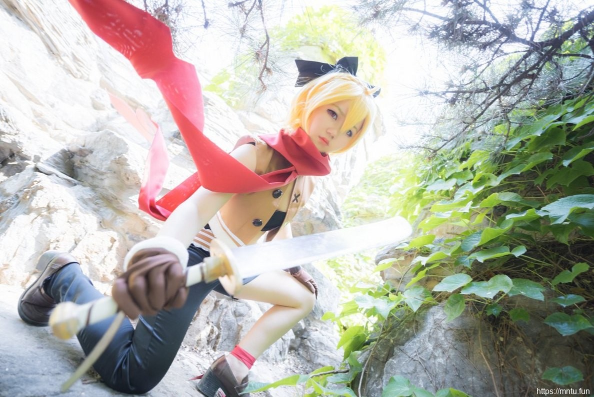 可爱迷人短发美少女cosplay动漫美女菲鲁特