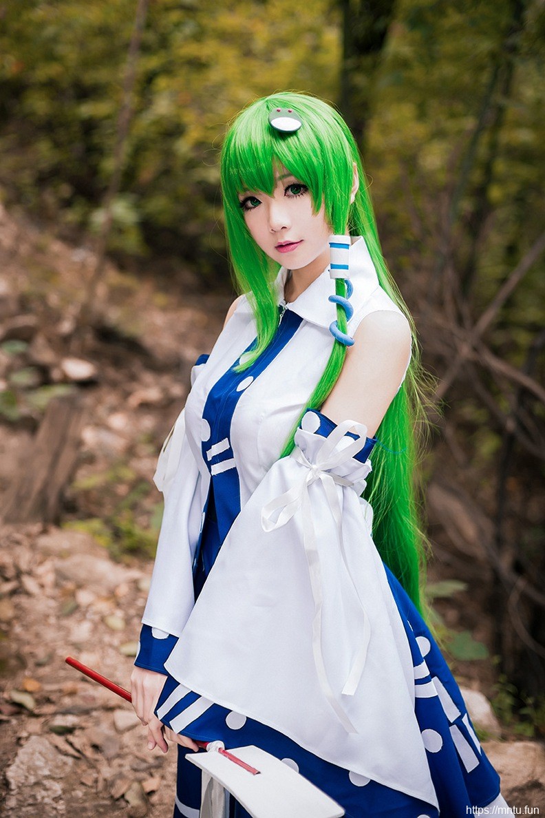 甜美萌妹身穿和服cosplay东风谷早苗