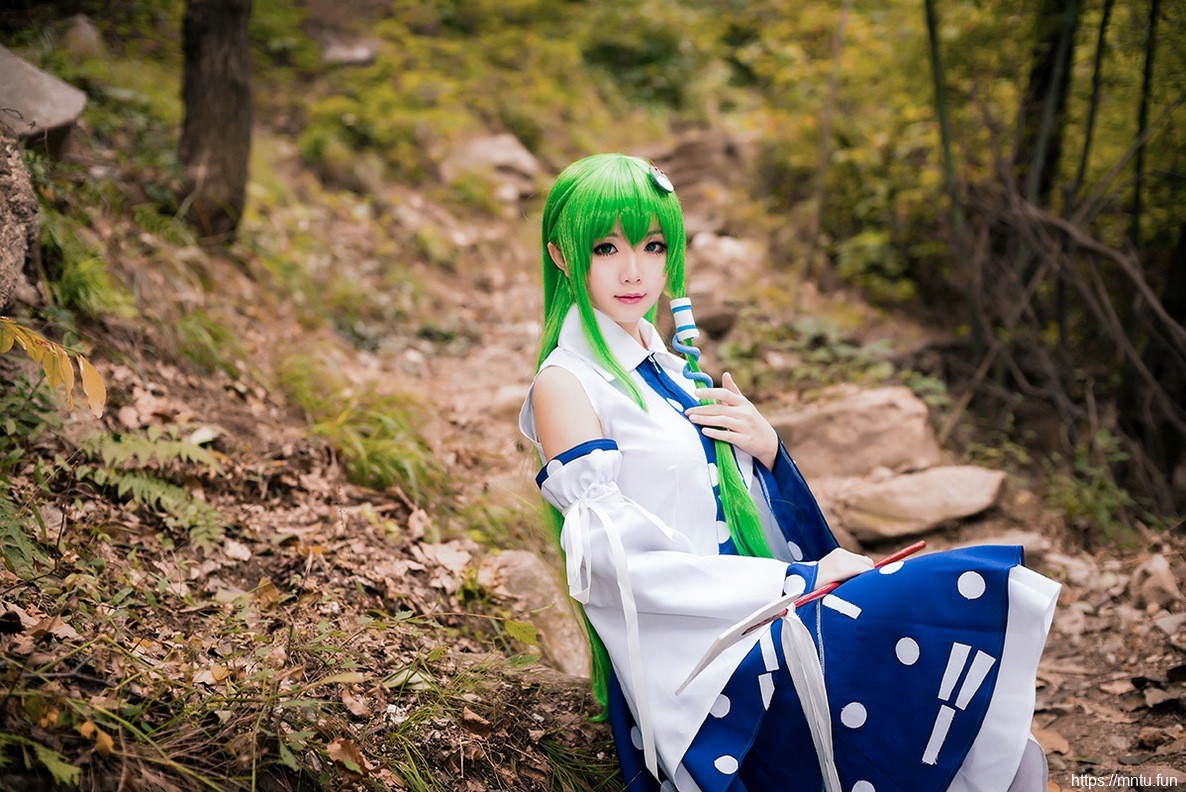 甜美萌妹身穿和服cosplay东风谷早苗