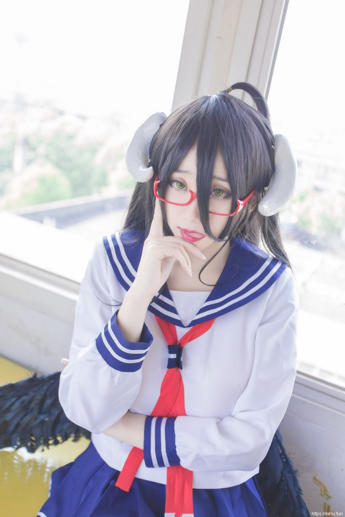 甜美可人御姐学生制服诱惑cosplay雅儿贝德美图