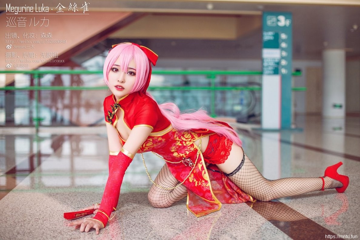 性感美女黑丝美腿网袜诱惑cosplay巡音美图