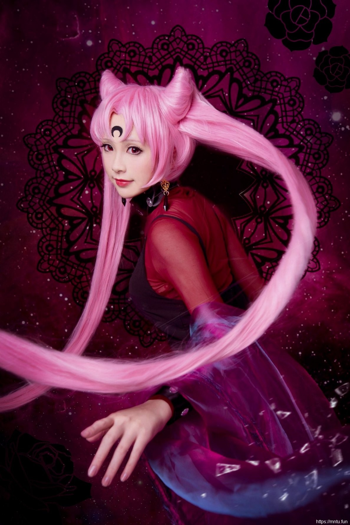 白皙粉嫩美女黑色美裙修长美腿cosplay黑暗小姐