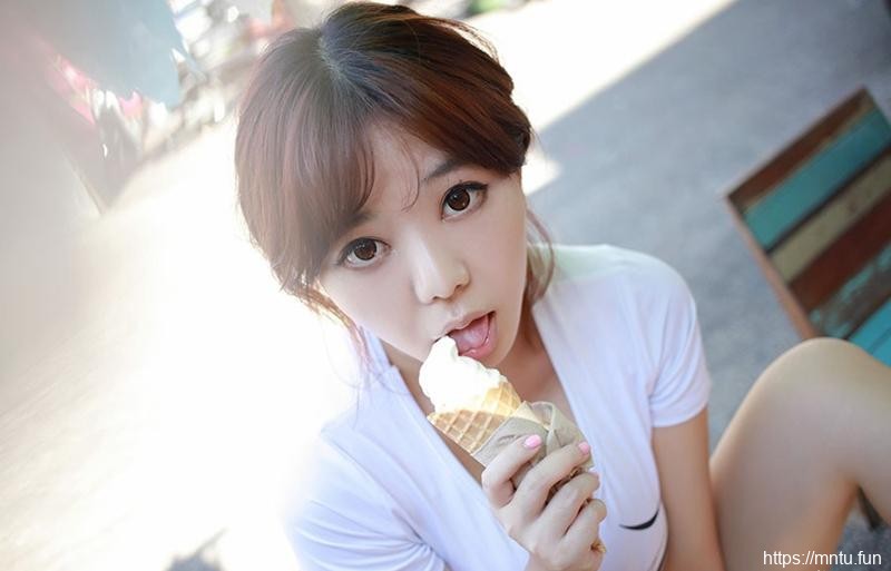 清纯玉女刘飞儿白嫩豪乳波涛汹