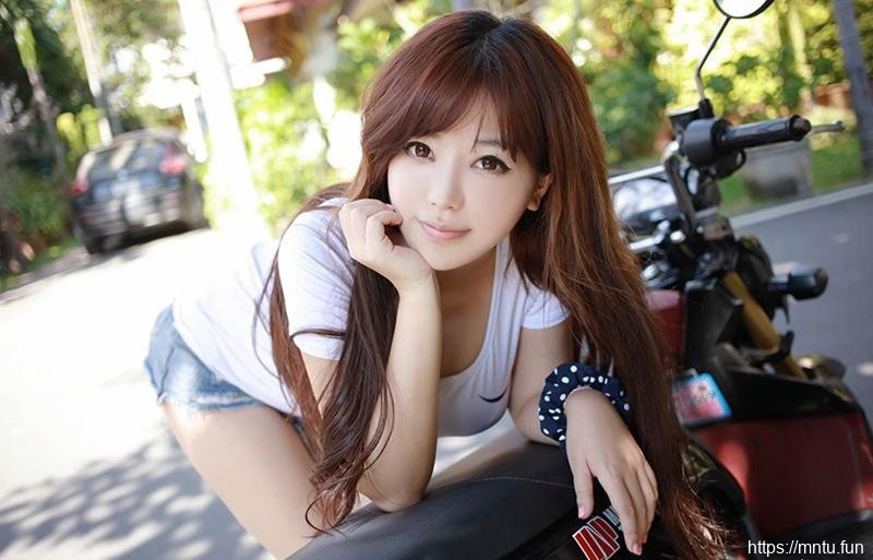 清纯玉女刘飞儿白嫩豪乳波涛汹