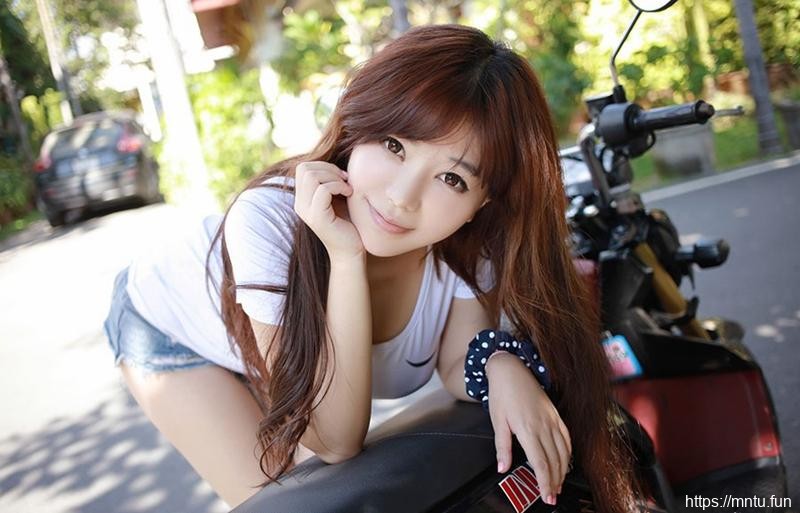 清纯玉女刘飞儿白嫩豪乳波涛汹