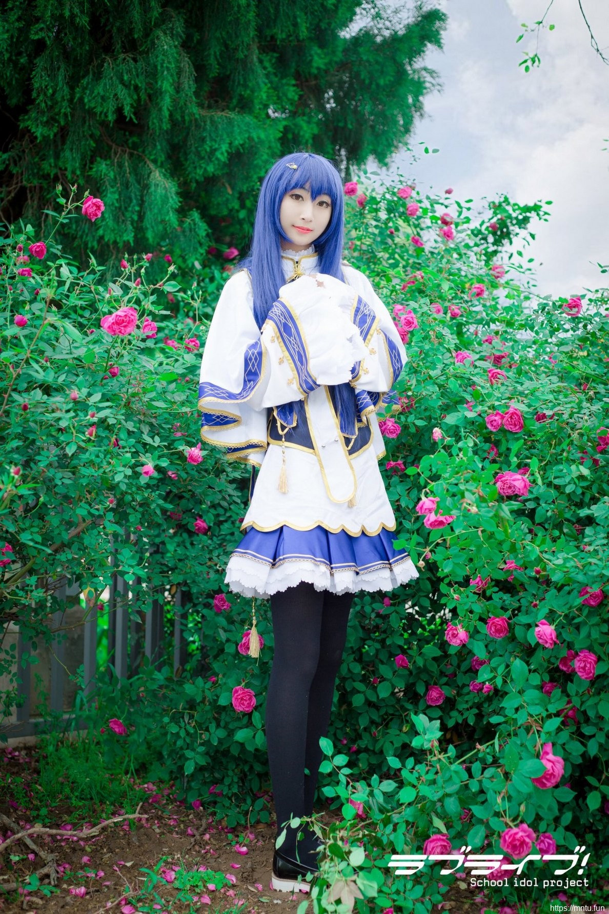 气质美女完美身材修女妆扮清新户外cosplay园田海未