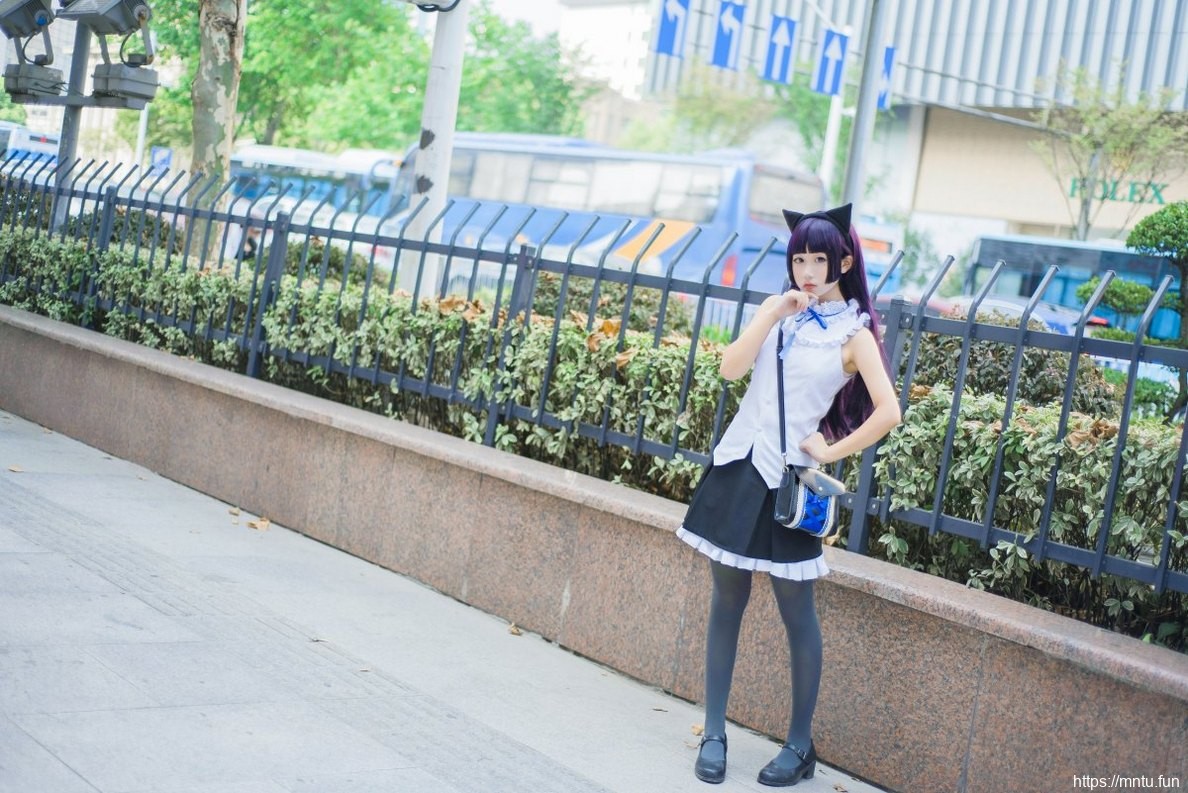 娇小迷人萌妹子哥特萝莉装扮cosplay五更琉璃黑猫