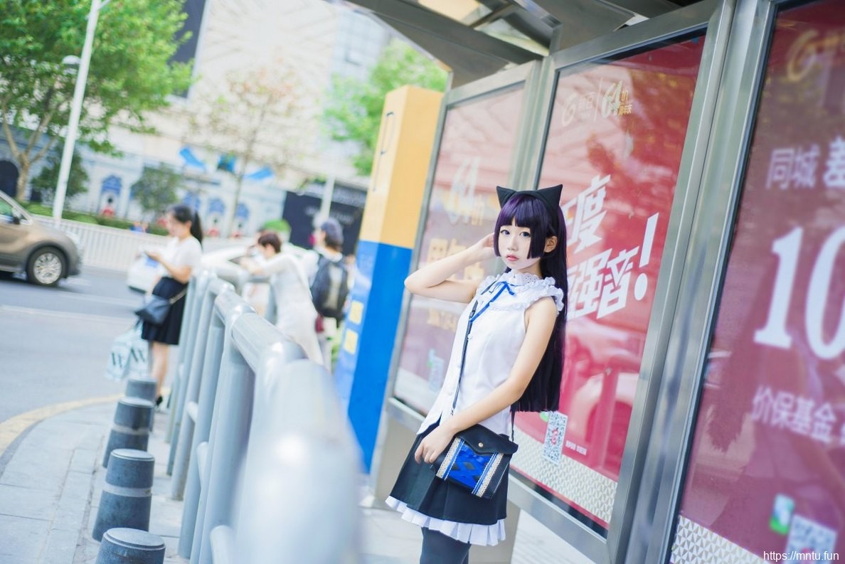 娇小迷人萌妹子哥特萝莉装扮cosplay五更琉璃黑猫