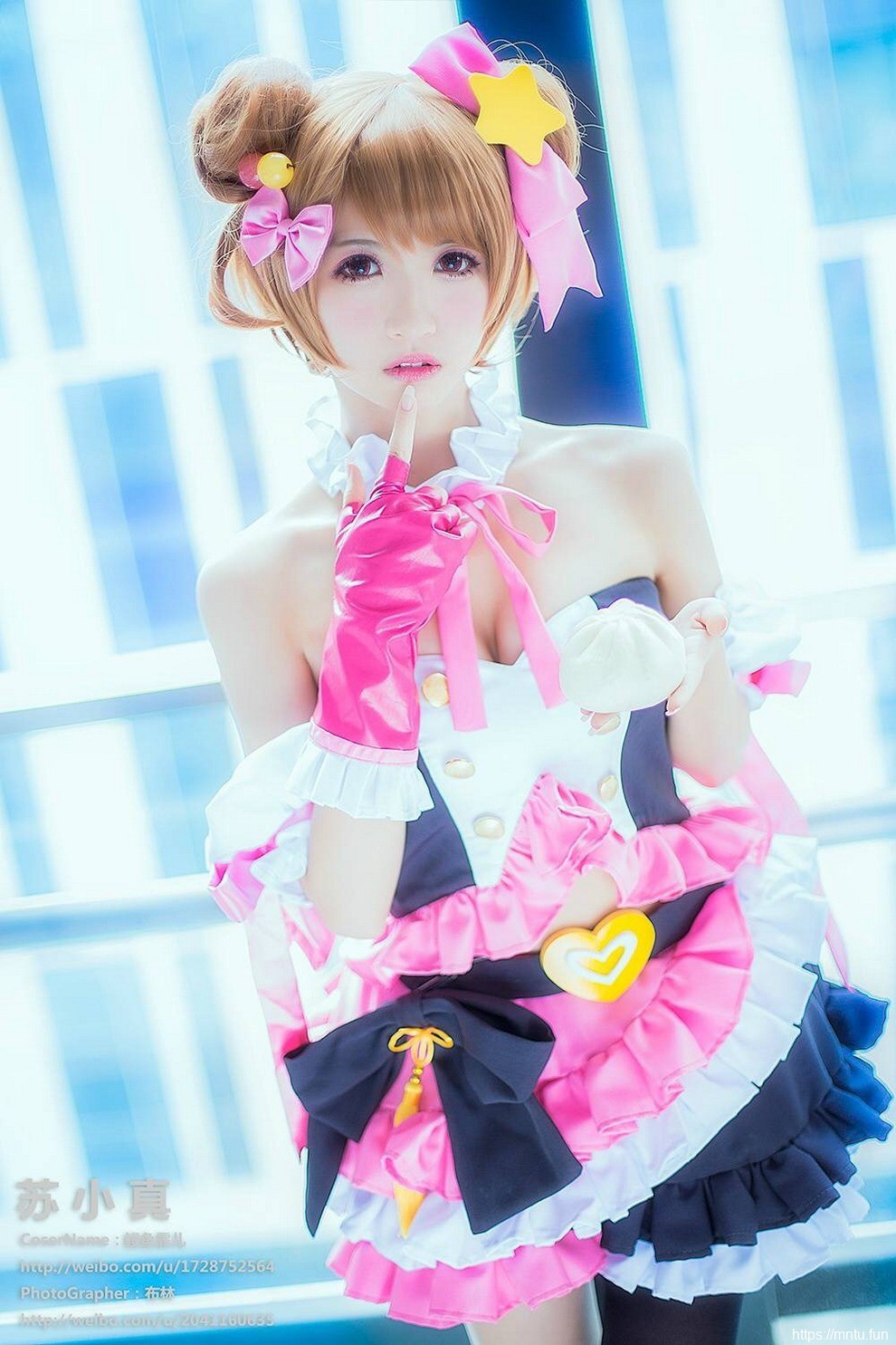 白皙高挑美少女cosplay少女咖啡枪萌娘苏小真