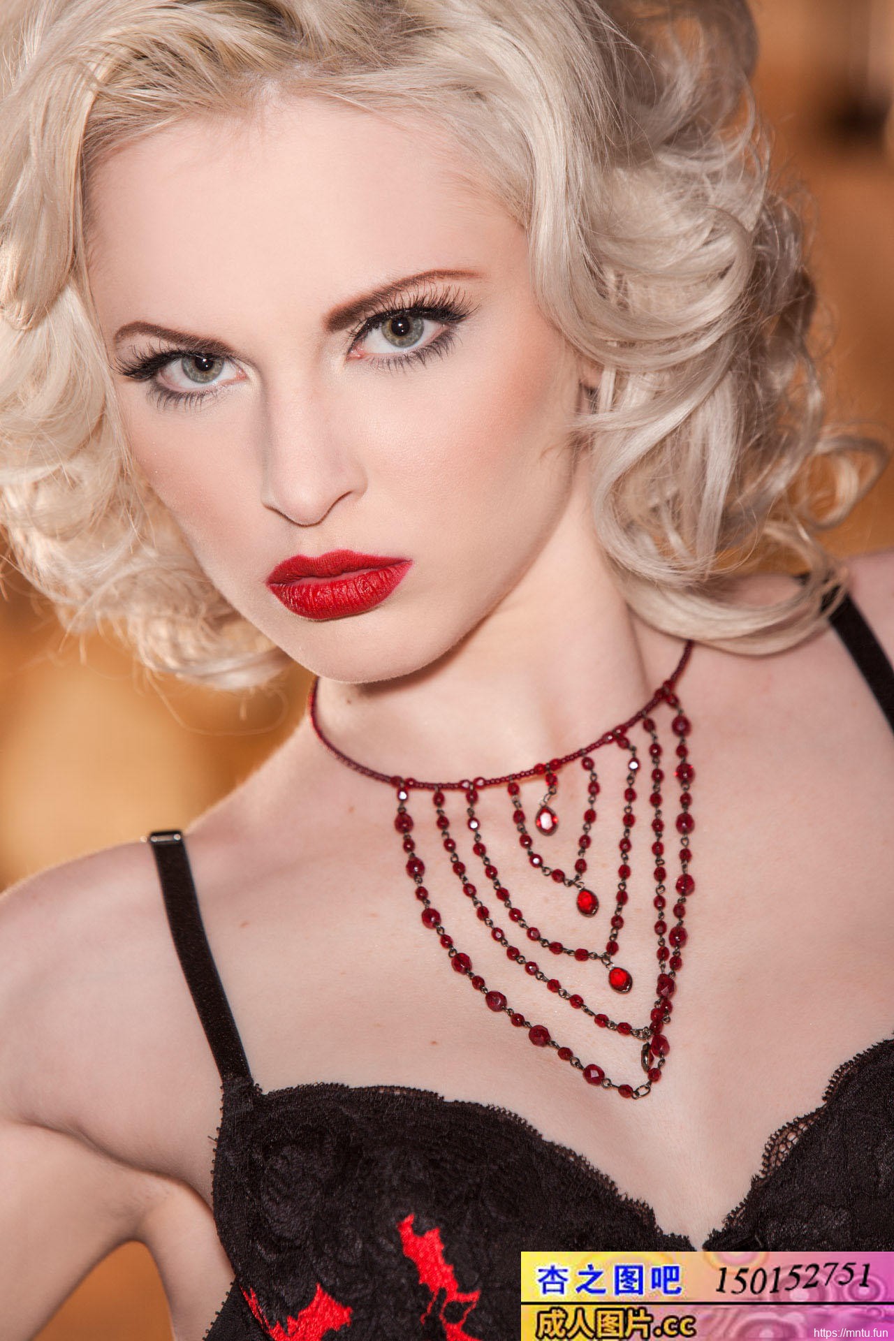 HHSJ系列 Carissa White 诱人的红唇