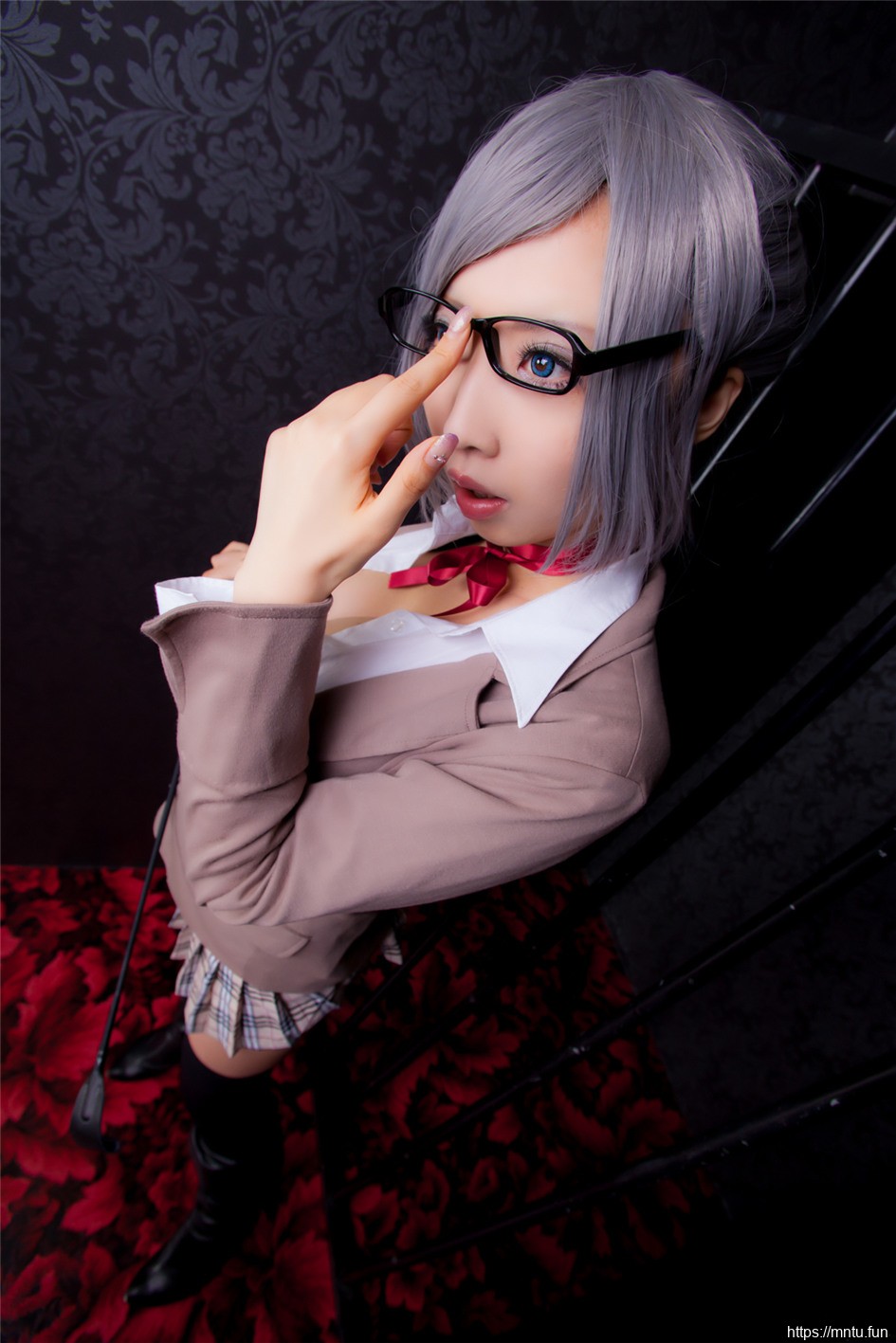 性感美女丰满巨乳cosplay监狱学园调教员芽衣子