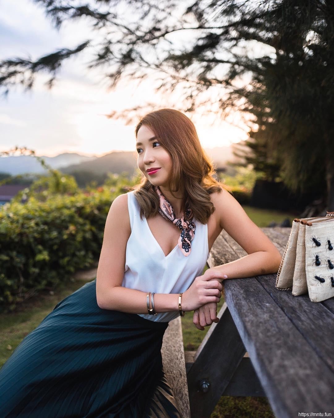 90后美女童安琪Olivia美乳写真