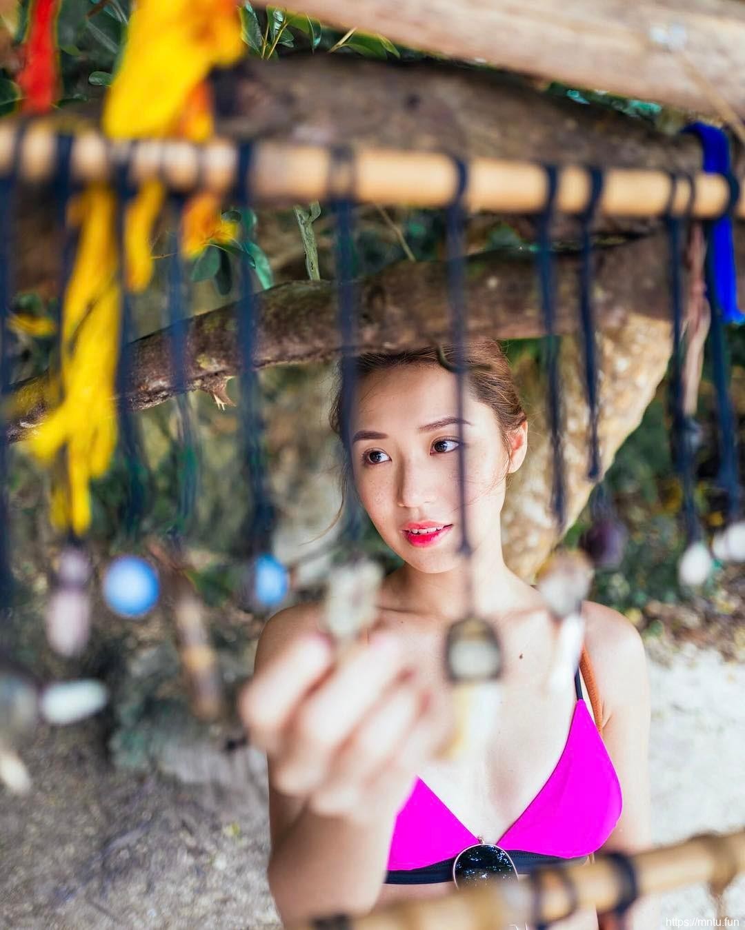 90后美女童安琪Olivia美乳写真