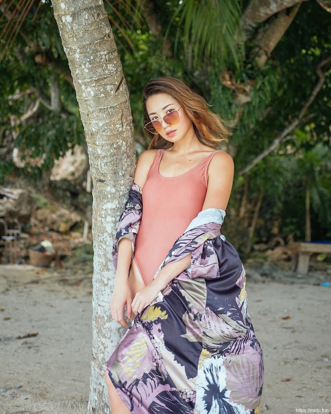 90后美女童安琪Olivia美乳写真