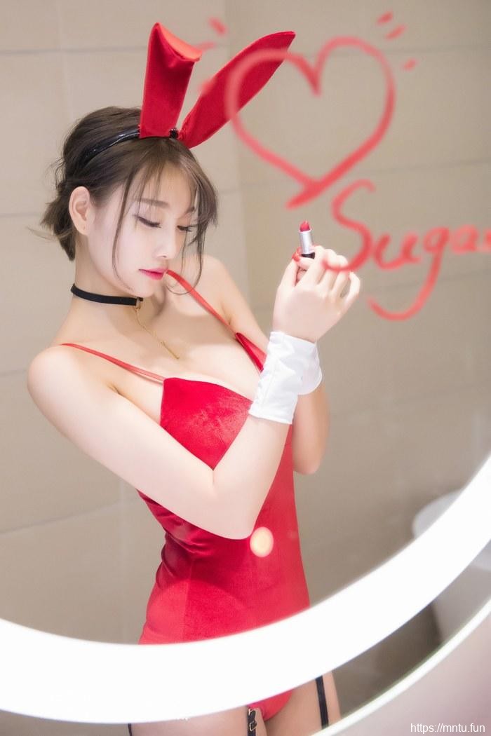 甜美女神变身性感兔女郎