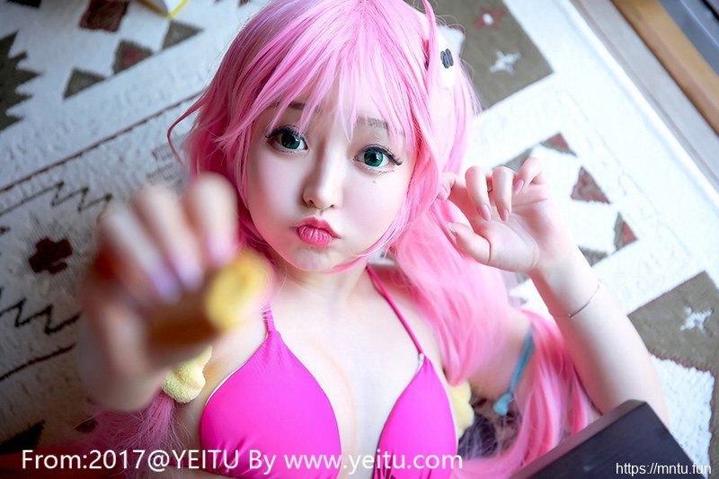 菠萝社柳侑绮童颜巨乳比基尼COS出包王女菈菈