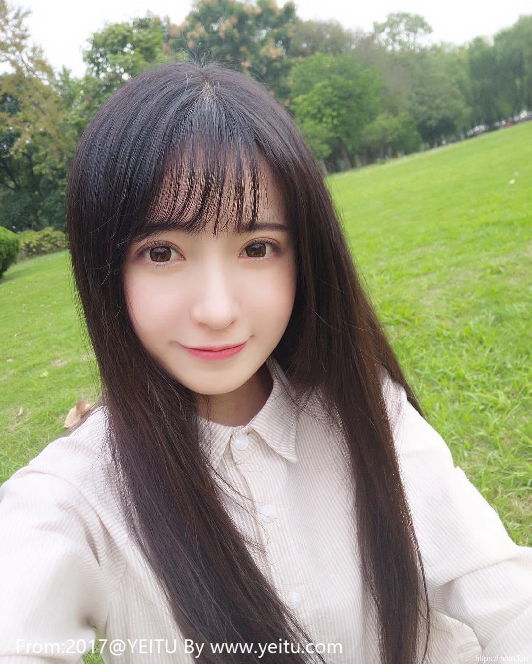 正妹Coser奶果酱治愈系学生制服乖巧亮丽迷人