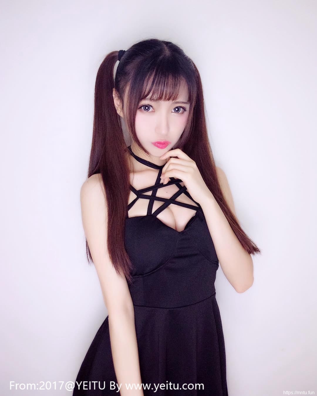 正妹Coser奶果酱治愈系学生制服乖巧亮丽迷人