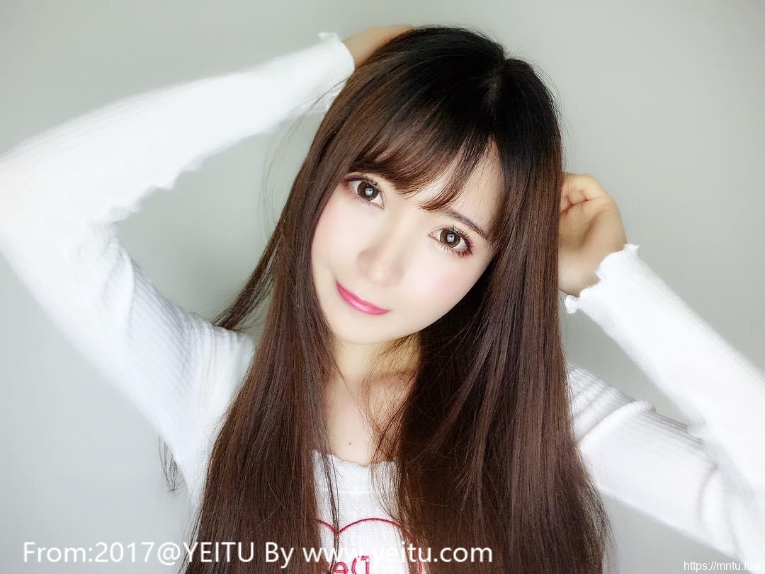 正妹Coser奶果酱治愈系学生制服乖巧亮丽迷人