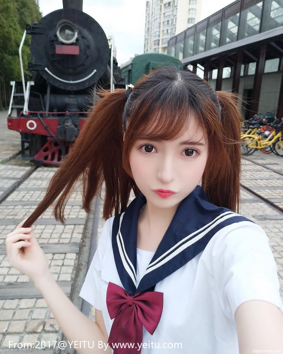 正妹Coser奶果酱治愈系学生制服乖巧亮丽迷人