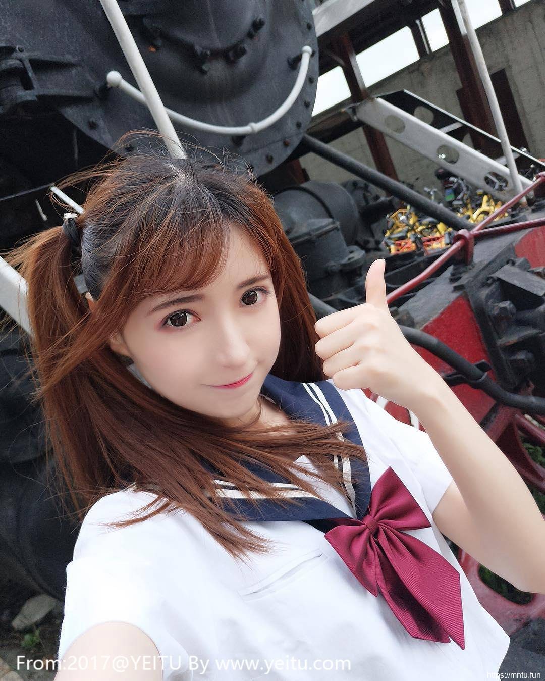 正妹Coser奶果酱治愈系学生制服乖巧亮丽迷人