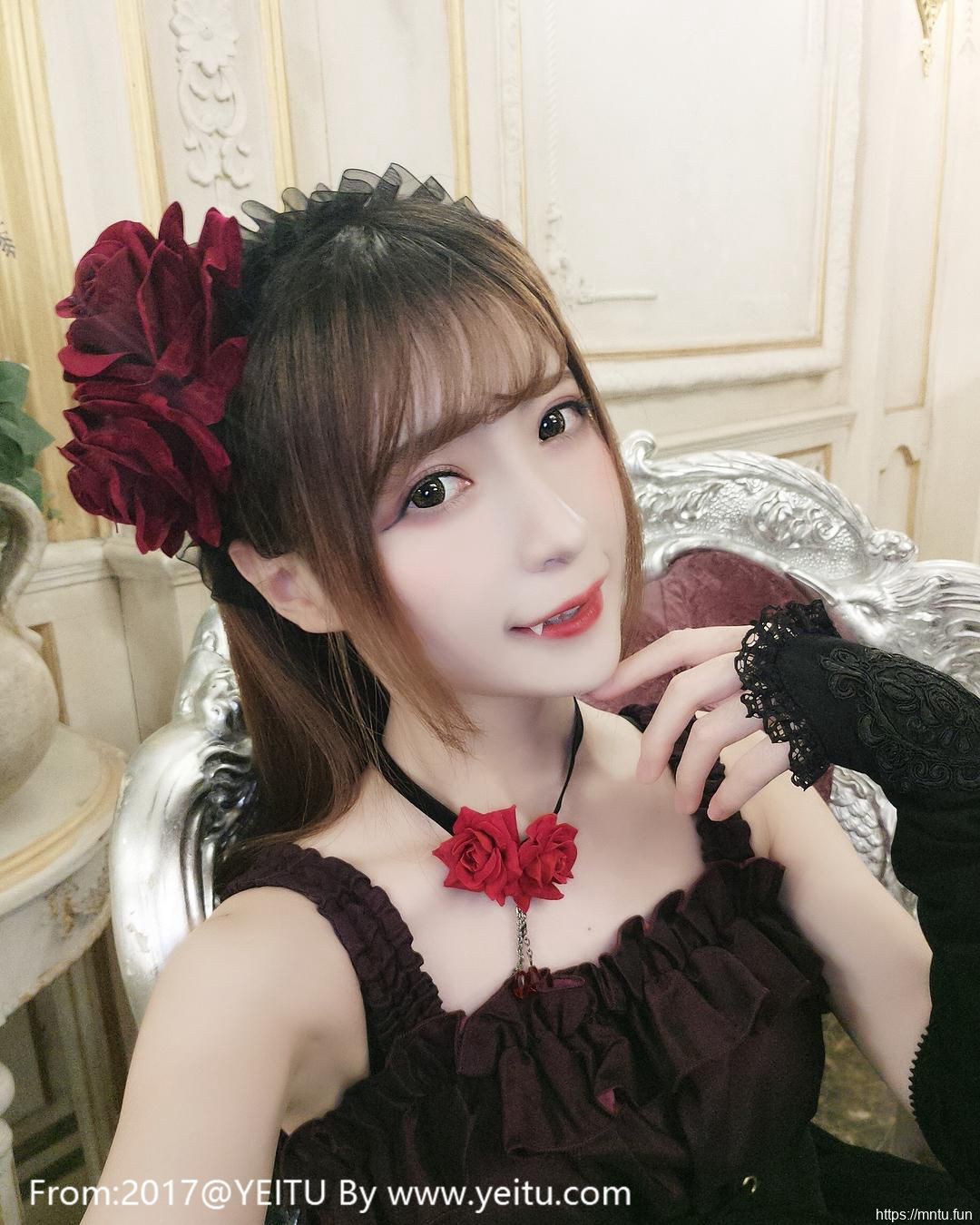 正妹Coser奶果酱治愈系学生制服乖巧亮丽迷人