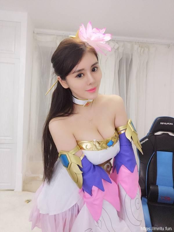 斗鱼七哥张琪格COS王者荣耀貂蝉不知火舞露娜