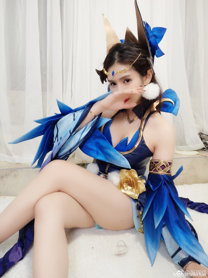 斗鱼TV美女主播张琪格COS王者荣耀貂蝉阿轲
