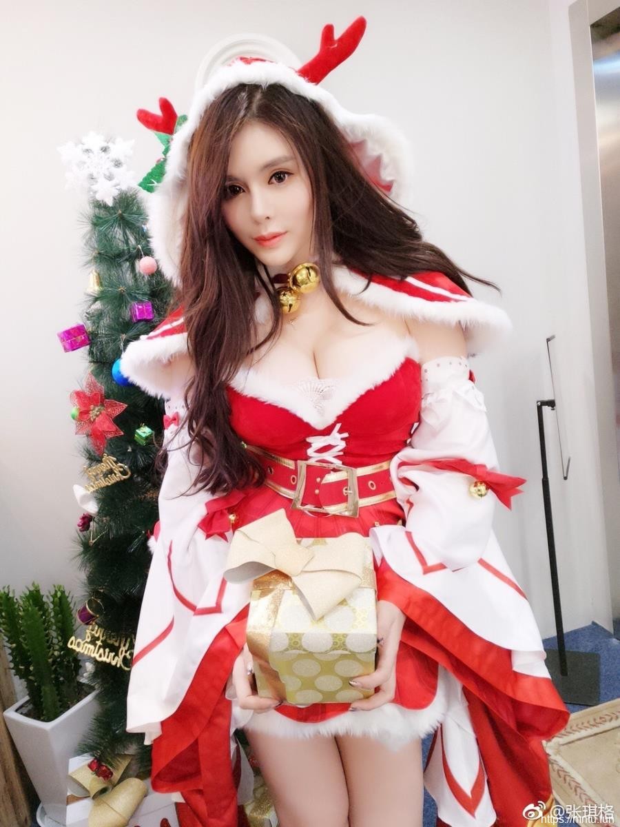斗鱼TV美女主播张琪格COS王者荣耀圣诞恋歌貂蝉