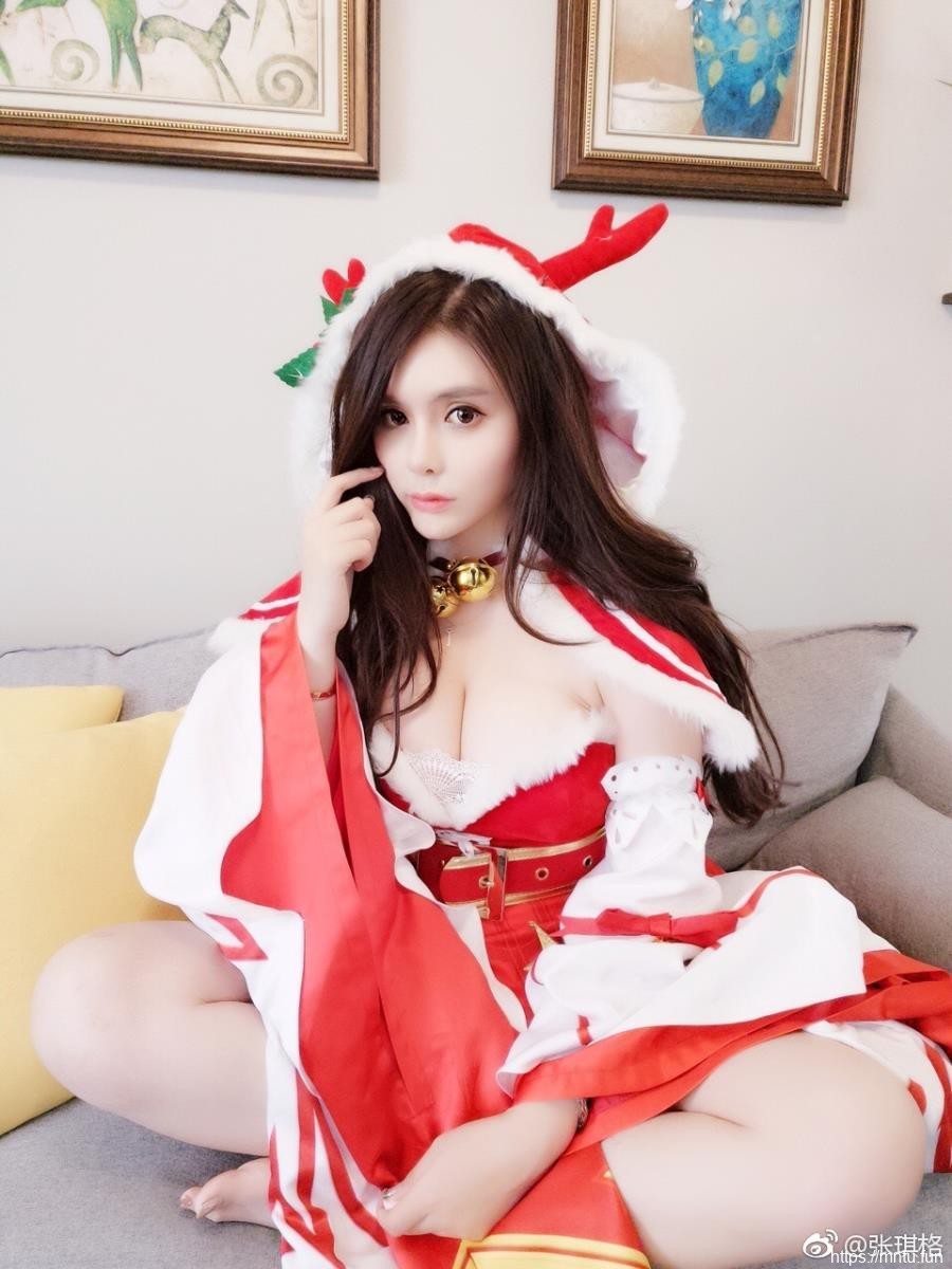 斗鱼TV美女主播张琪格COS王者荣耀圣诞恋歌貂蝉