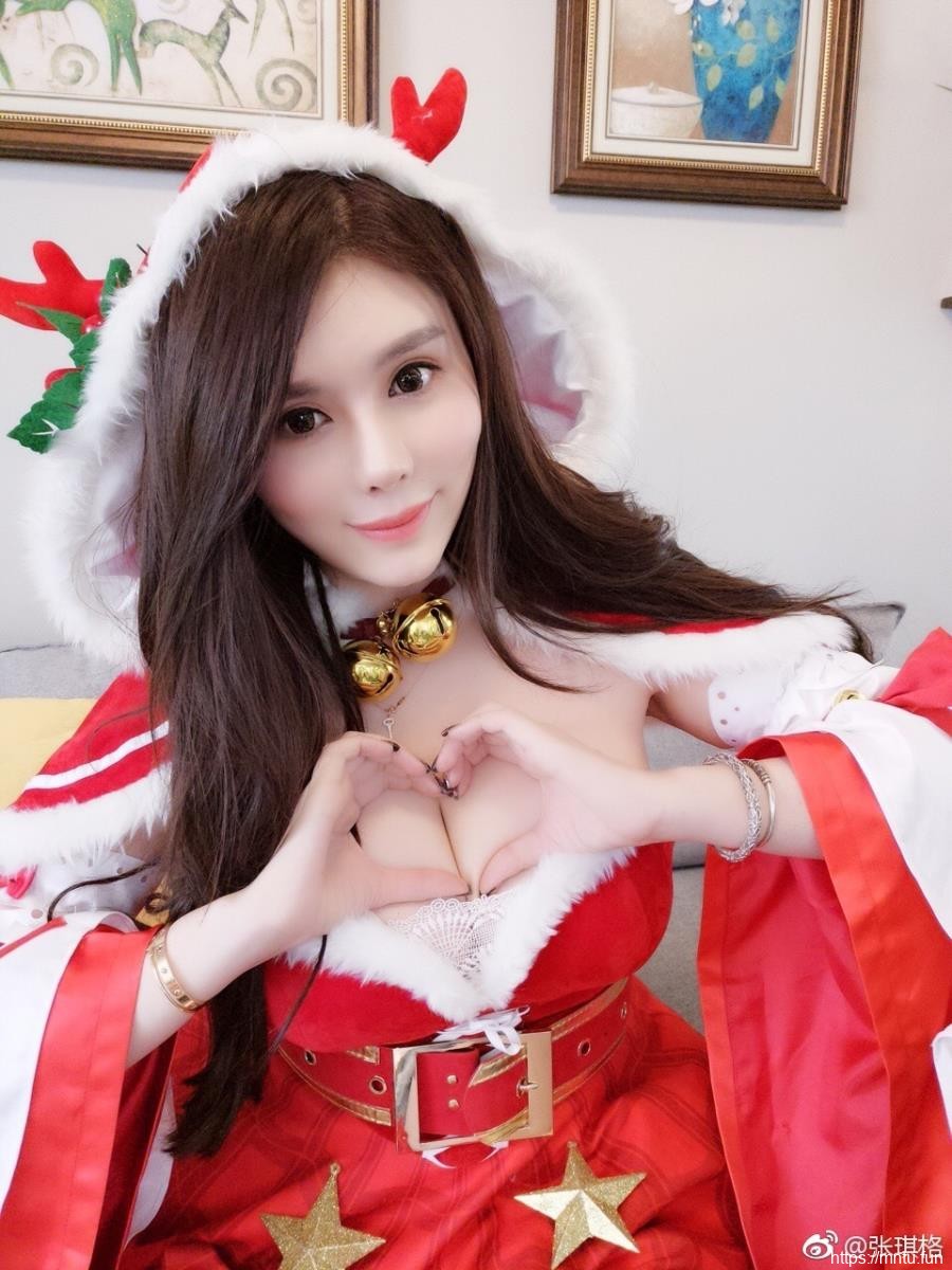 斗鱼TV美女主播张琪格COS王者荣耀圣诞恋歌貂蝉