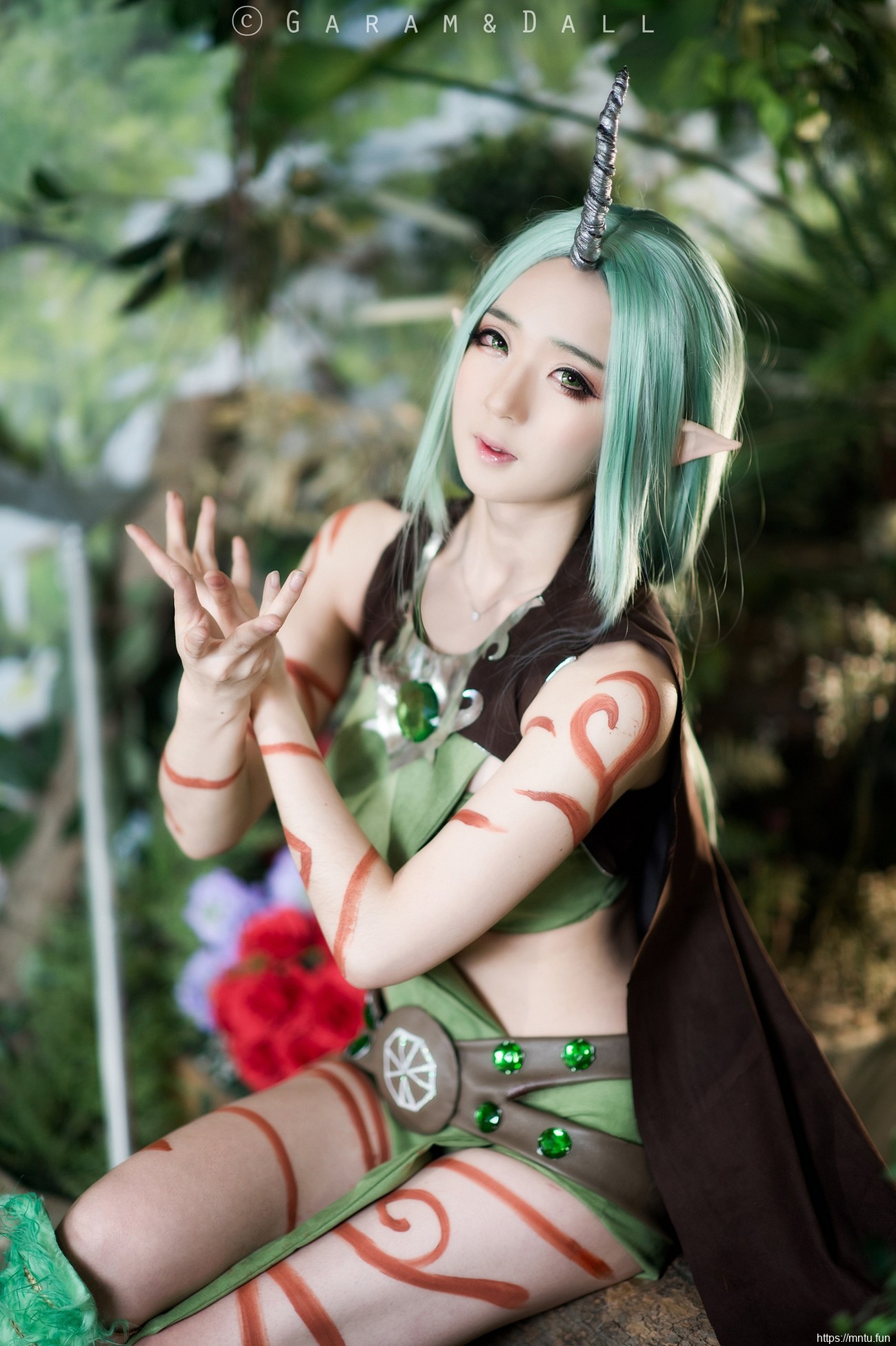 绝世美女Cosplay英雄联盟众星之子索拉卡