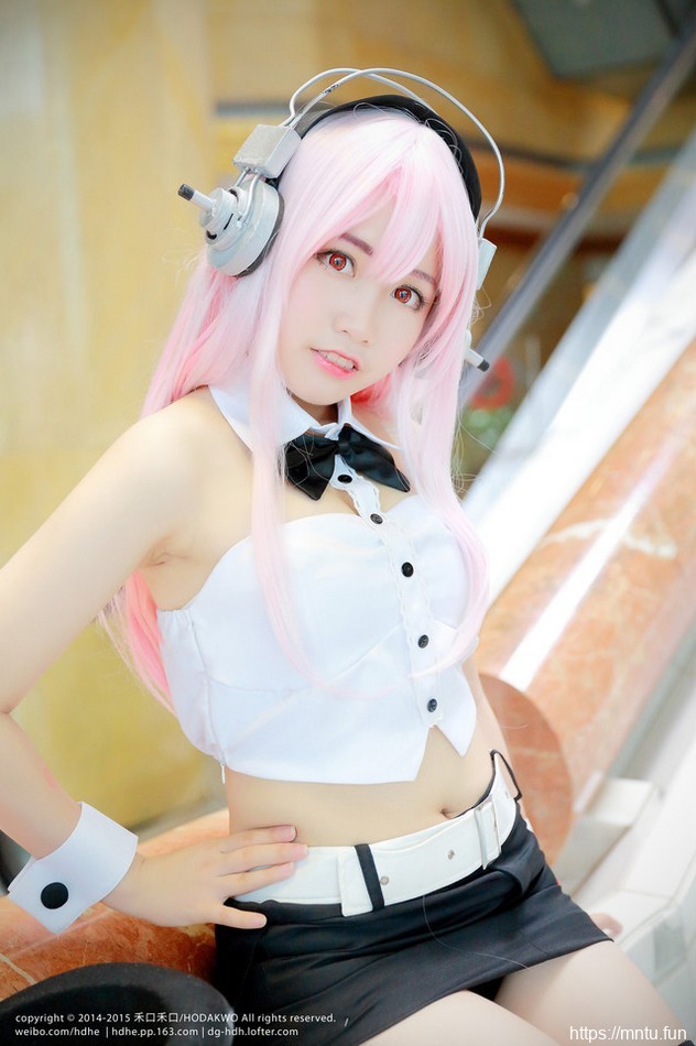 性感黑丝美女Cosplay超级索尼子图片