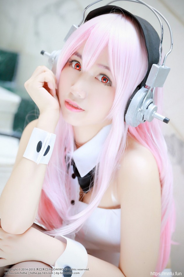 性感黑丝美女Cosplay超级索尼子图片