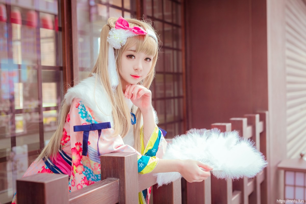 清纯美少女Cosplay动漫人物南小鸟