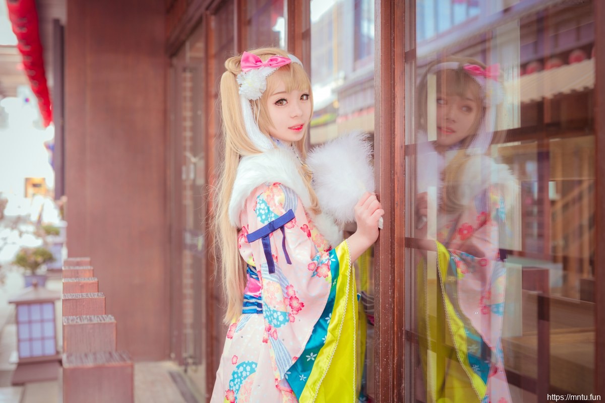 清纯美少女Cosplay动漫人物南小鸟