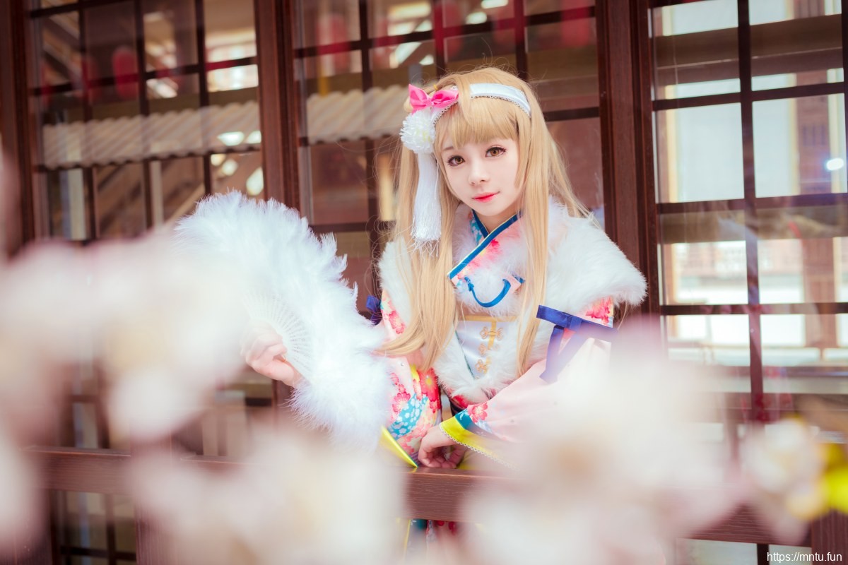 清纯美少女Cosplay动漫人物南小鸟