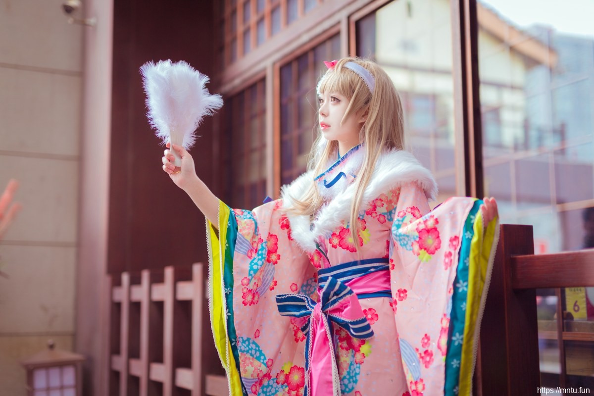 清纯美少女Cosplay动漫人物南小鸟