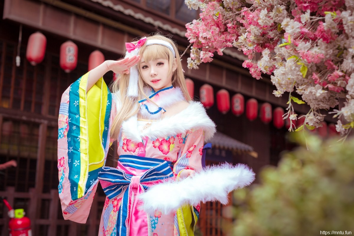 清纯美少女Cosplay动漫人物南小鸟