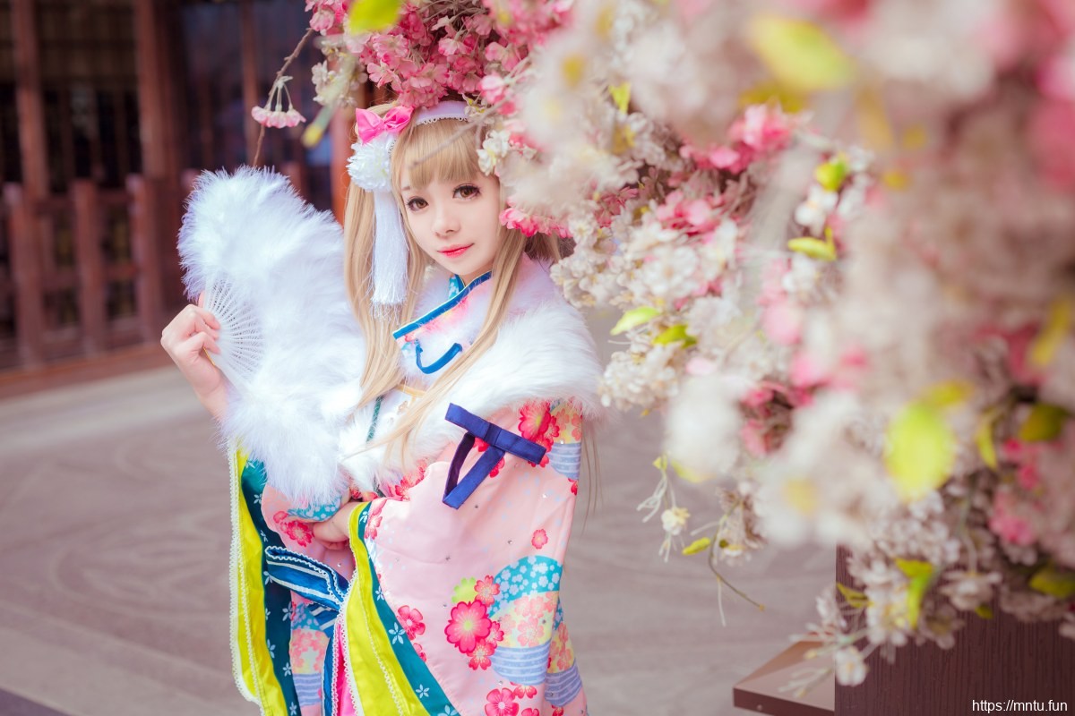 清纯美少女Cosplay动漫人物南小鸟