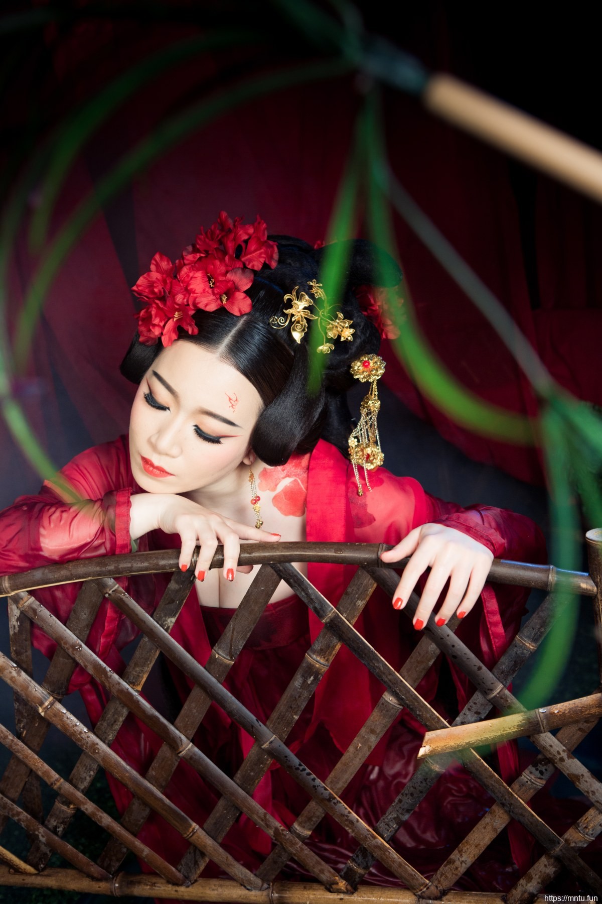 妖娆美女性感古装Cosplay性感写真照