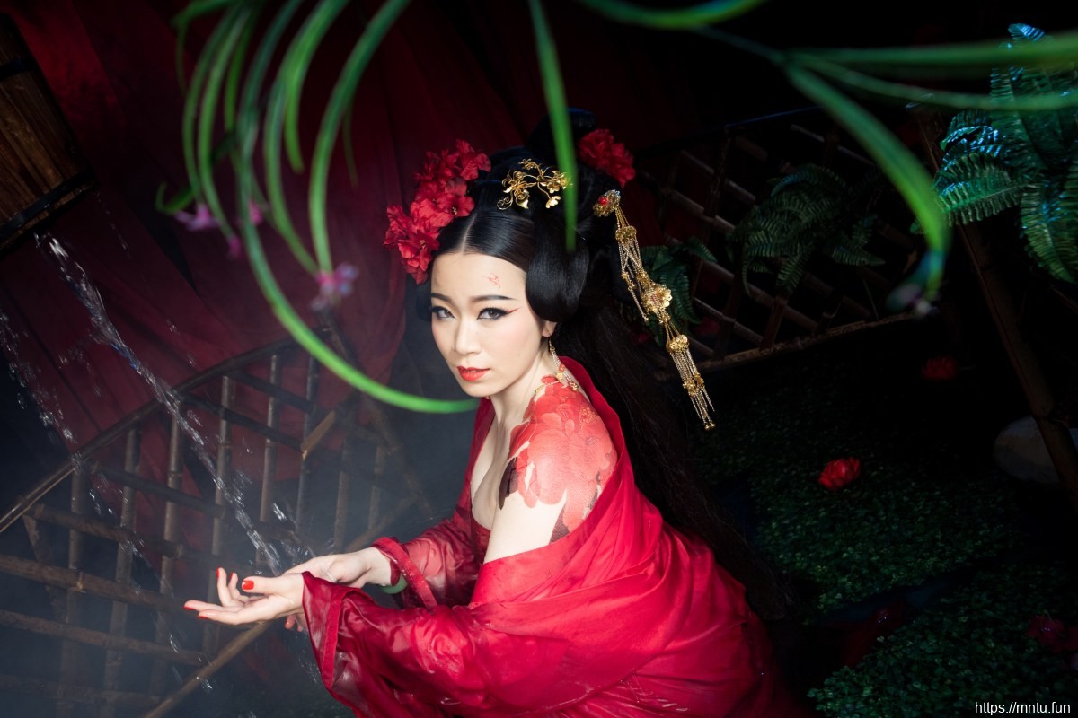 妖娆美女性感古装Cosplay性感写真照