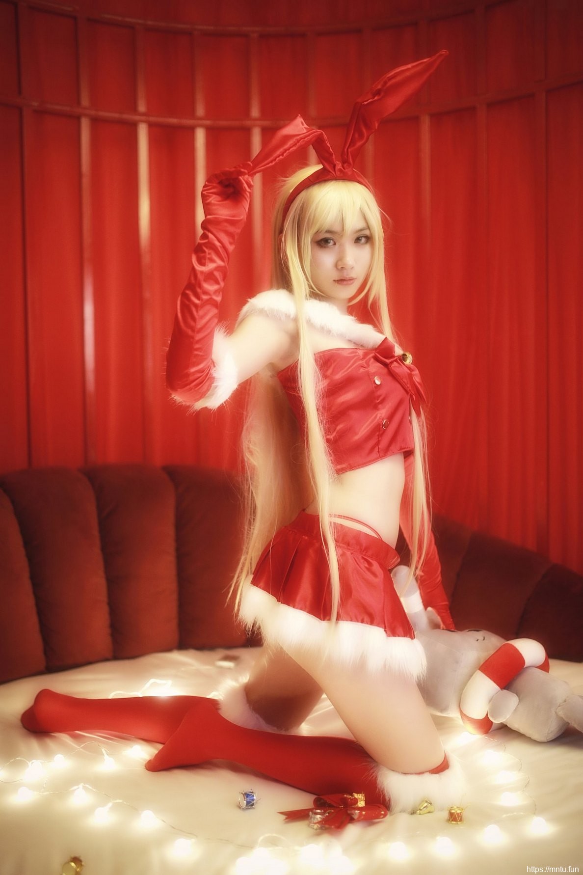 白皙美女Cosplay可爱舰娘岛风美图