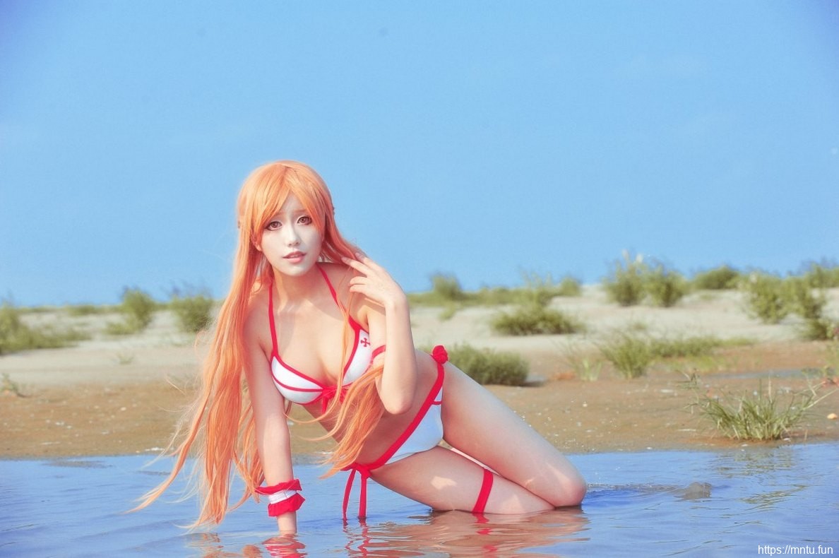 迷人美女Cosplay亚丝娜性感泳装美图