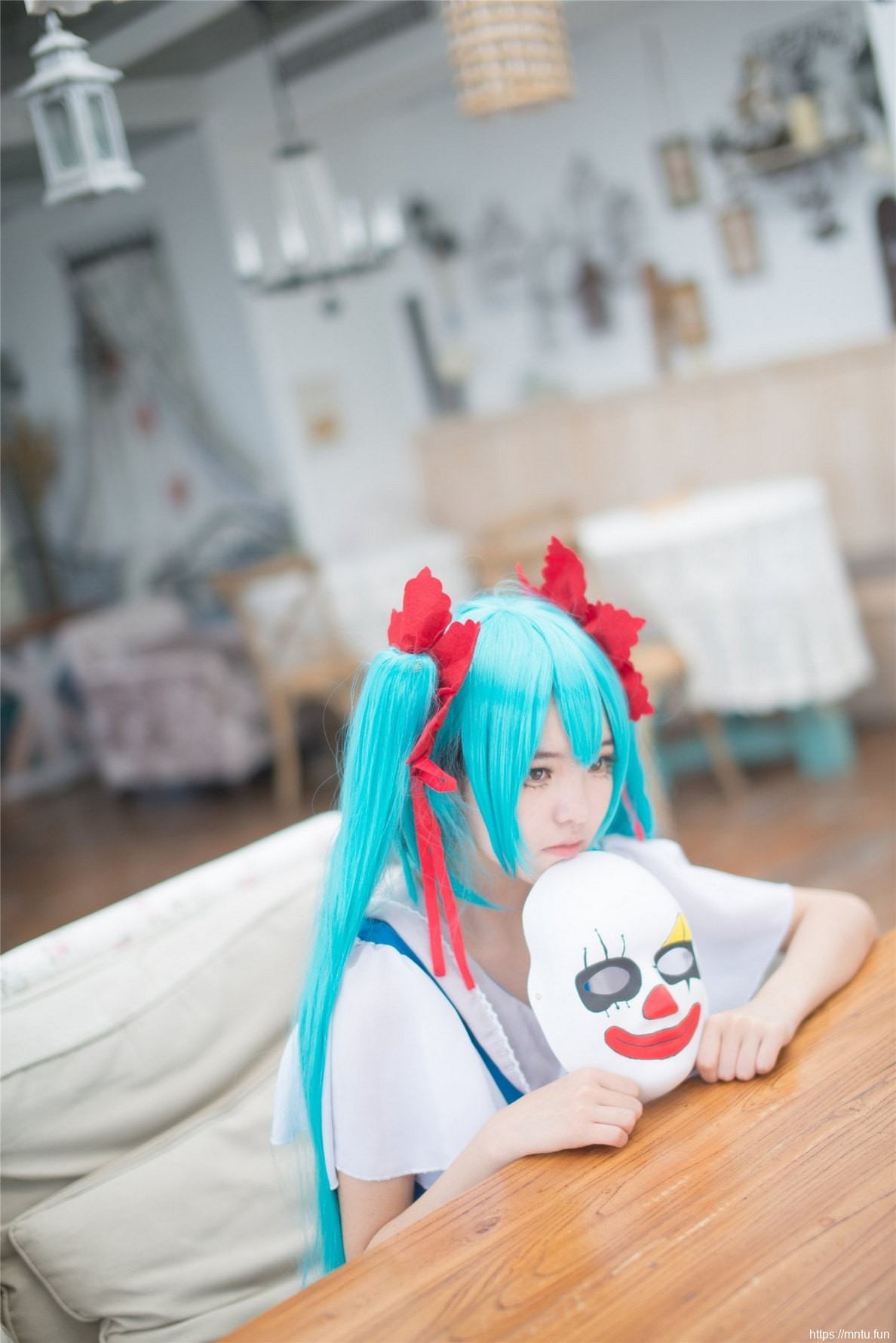 可爱美女Cosplay初音未来释放迷人气息