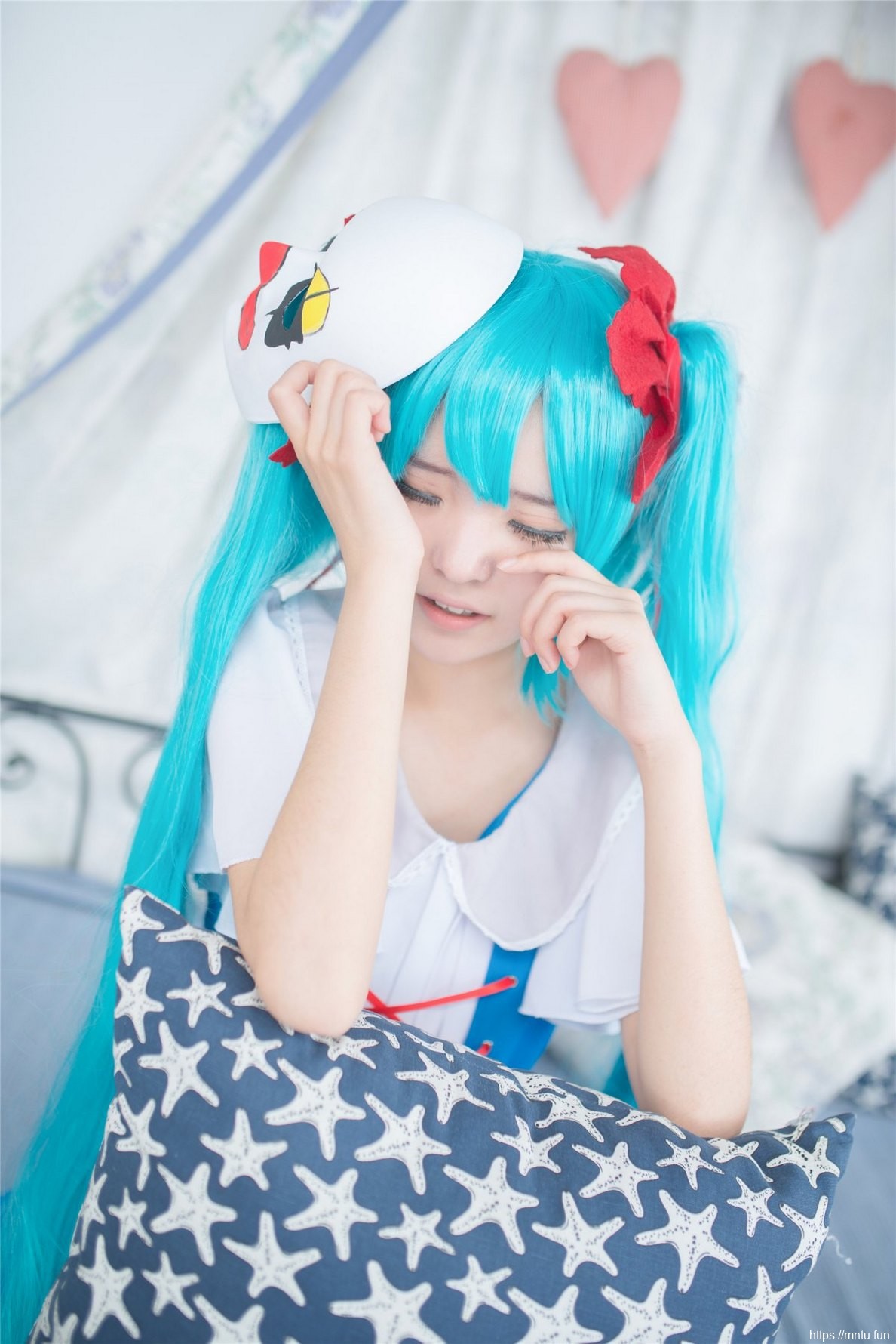 可爱美女Cosplay初音未来释放迷人气息